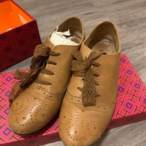Women's Soft Oxford with hidden heel 1in